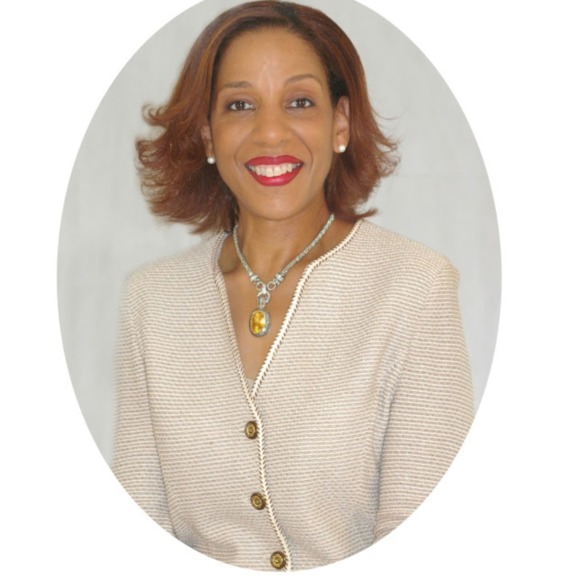 Meet your Posher, Lori - Picture 1 of 1